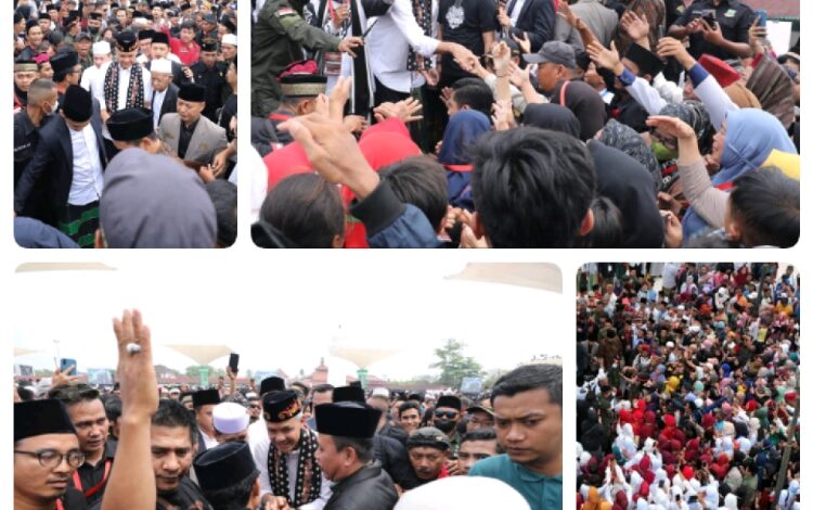 Ganjar Pranowo Ziarah ke Masjid Agung Banten