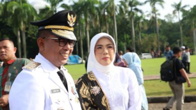 Andra Soni dan istri usai pelantikan Gubernur Banten di Istana Jakarta. Foto: Biro Adpim Banten