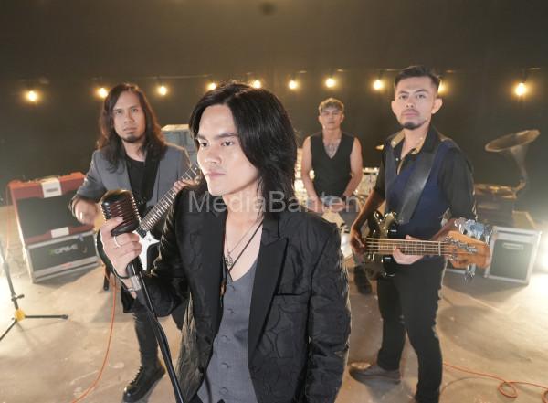 Band Drive rilis ulang lagu Melepasmu. Foto: Wintha Promotion