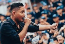 Deddy Lisan, vokalis Andra and The Backbone. Foto: Istiewa