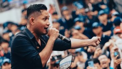 Deddy Lisan, vokalis Andra and The Backbone. Foto: Istiewa