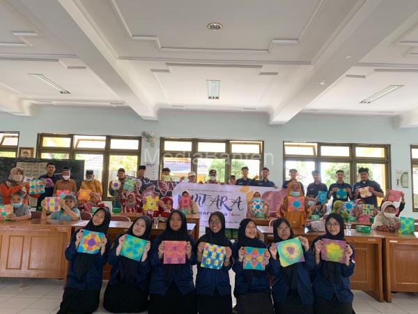 IPM SMA Muhi Yogyakarta di Panti Jompo. Foto: Yusron Ardi Darma - SMA Muhi