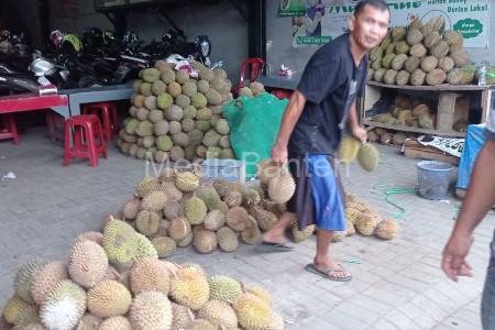 Durian dari Lebak yang mulai dipasarkan. Foto: LKBN Antara