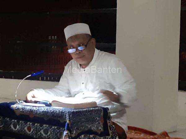 KH Matin Syarkowi, Pimpinan Ponpes Al Fathaniyah. Foto: Iman NR