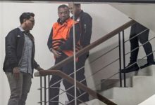 KPK menahan Bupati Tulungagung, GSW setelah terkena OTT. Foto Antara