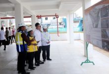 Wapres RI, Gibran Rakabuming Raka mengunjungi lokasi pembangun Pasar Anyar. Foto: Antara