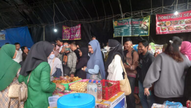 Ketua Ikad Kota Serang, Afrina Rustandi ngebuburit. Foto: Aden Hasanudin