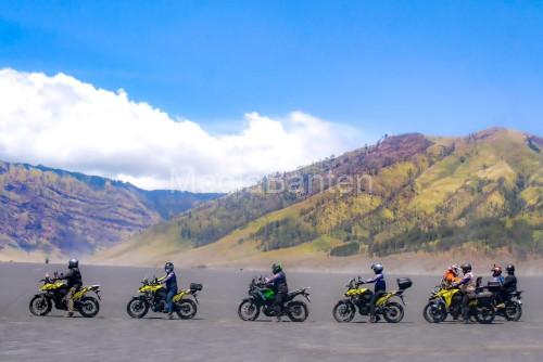 Komunitas V-Storm di Gunung Bromo. Foto: Humas Suzuki Indonesia