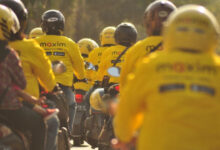 Pengemudi Maxim. Foto: YPSSI