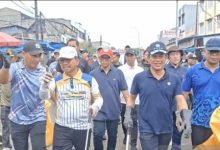 Menteri LH, Hanif Faisol Nuroiq bersama Walikota Tangerang, Sachrudin. Foto Antara