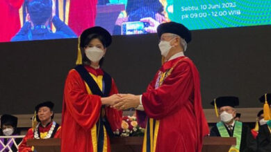 Pengukuhan Profesor UPH bidang Pulmonologi dan Kedokteran Respirasi. Foto: Humas UPH