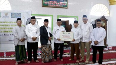 Bantuan Baznas Kota Tangerang untuk pelaku UMKM. Foto: Antara