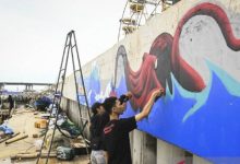 Pembuatan mural di salah daerah di Kota Tangerang. Foto: Antara