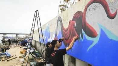 Pembuatan mural di salah daerah di Kota Tangerang. Foto: Antara