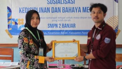 Mahasiswa KKM Universitas Bina Bangsa Gelar Sosialisasi Kedisiplinan dan Bahaya Merokok di SMPN 2 Banjar