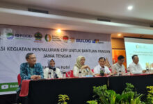 Paparan Pendistribusian bantuan pangan dan daging unggas oleh PT Pos Indonesia: Foto: Pos Indonesia