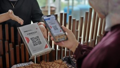 transaksi jual beli via qris. Foto: Bank Indonesia