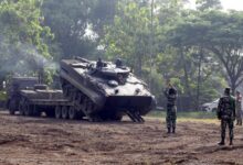 Tank Amfibi bermanuver di darat. Foto: Munawir-Menkav 2 Mar