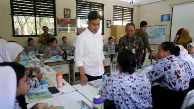 Wapres RI, Gibran Rakabuming Raka tinjau SMAN 3 Tangerang. Foto: Antara