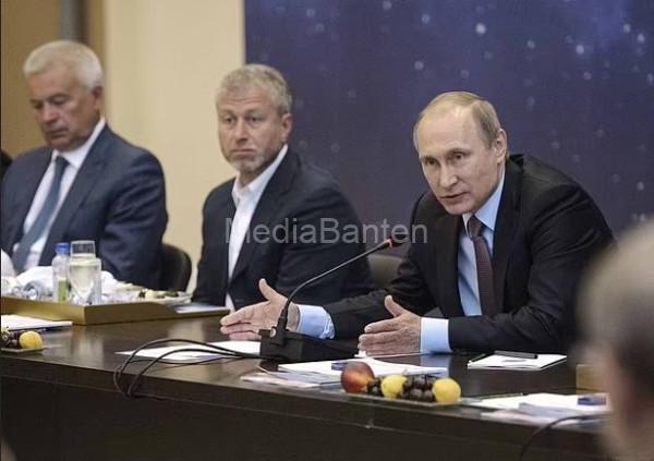 Roman Abramovich, pemilik Chelsea hadir dalam perundingan damai Rusi - Ukraina.
