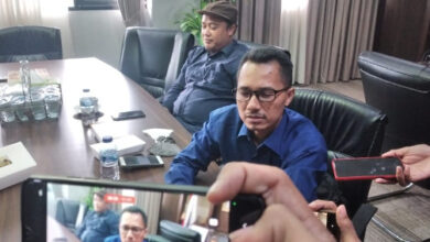 Ketua KPU Kota Serang, Ade Jahran soal anggaran Pilkada 2024. Foto: Hendra Hermawan