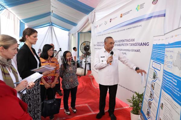 Bupati Tangerang, Ahmad Zaki Iskandar mendampingi Delegasi Usaid. Foto: Pemkab Tangerang