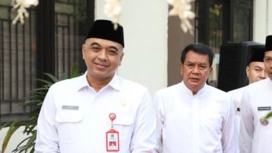 Ahmed Zaki Iskandar, Bupati Tangerang didampingi Rudy Maesyal, Sekda Kab Tangerang. Foto: Iqbal Kurnia