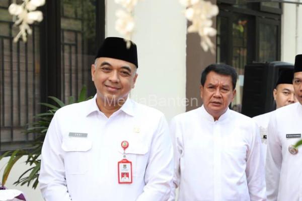 Ahmed Zaki Iskandar, Bupati Tangerang didampingi Rudy Maesyal, Sekda Kab Tangerang. Foto: Iqbal Kurnia