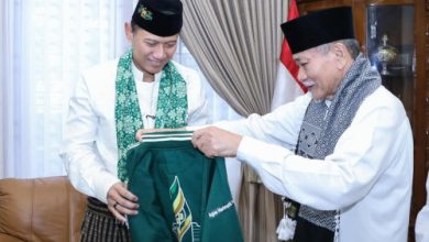 Menkoinfra, Agus Harimukti Yudhoyono berkunjung ke PB Mathlaul Anwar. Foto Eko Supriatno