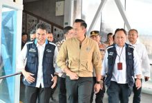 Menko Infra, Agus Harimukti Yudhono meninjau Pelabuhan Penyeberangan Merak. Foto Daeng Yusvin