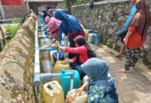 Air bersih dari SPAM di Lingungan Cipala, Kota Cilegon. Foto: Erling Cristin