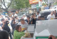 Alat penukar minyak jelantah di Alfmart Tangerang. Foto: Antara