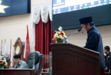Pj Gubernur Banten, Al Muktabar di Gedung DPRD Banten. Foto: Biro Adpim Banten