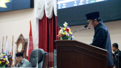 Pj Gubernur Banten, Al Muktabar di Gedung DPRD Banten. Foto: Biro Adpim Banten
