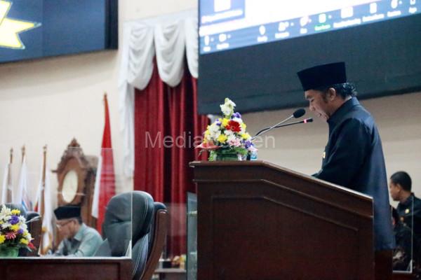 Pj Gubernur Banten, Al Muktabar di Gedung DPRD Banten. Foto: Biro Adpim Banten