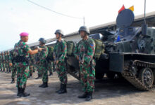 Pemeriksaan kesiapan personel dan material tempur di Menkav 2 Mar. Foto: Ahmad Munawir - Menkav 2 Mar