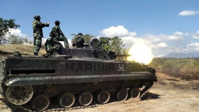 Tank Amfibi digunakan latihan penembak. Foto: Ahmad Munawir - Menkav 2 Mar
