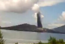 Aktivitas Gunung Anak Krakatau, Minggu (9/4/2023). Foto: PVMB