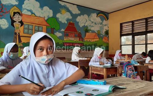 Anak SDN di Koa Tangerang Selatan (Tangsel). Foto Antara
