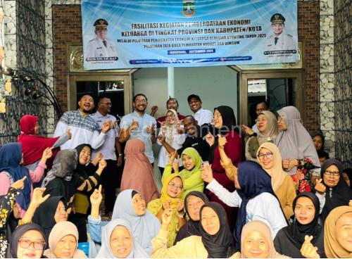 Ananda Tiranch Salichan, anggota DPRD Banten mendampingi kegiatan DP3AKKB Banten. Foto: Budi Wahyu Iskandar