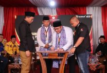 Andika Hazrumy dan Nanang S daftar ke KPU Kabupaten Serang sebagai Calon Bupati dan Wakil Bupati. Foto: Budi Wahyu Iskandar