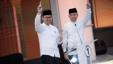 Andika Hazrumy - Nanang Supriatna dalam debat kedua KPU Kab Serang. Foto: Budi Wahyu Iskandar