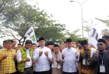 Andika Hazrumy - Nanang Supriatna, Cabup Serang dan Cawabup Serang dalam kampanye damai. Foto: Budi Wahyu Iskandar