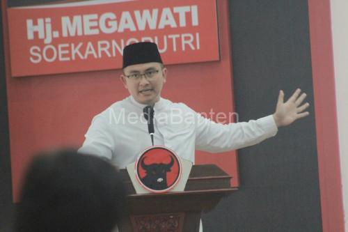 Andika Hazrumy, Calon Bupati Serang di depan kader PDIP Kabupaten Serang. Foto: Budi Wahyu Iskandar