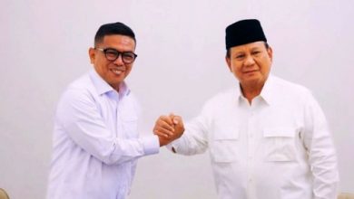 Dukungan Prabowo Subianto, Ketua Umum Partai Gerindra ke kadernya, Andra Soni. Foto: Antara