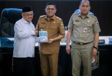 Gubernur Banten, Andra Soni bersama Mendikdasmen, Abdul Muti. Foto Biro Adpim Banten