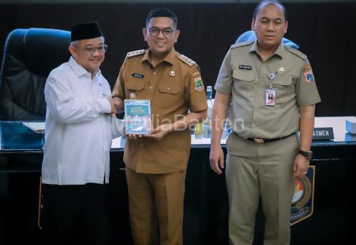 Gubernur Banten, Andra Soni bersama Mendikdasmen, Abdul Muti. Foto Biro Adpim Banten