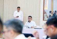Gubernur Banten, Andra Soni memimpin Rakor Persiapan Angkutan Lebaran. Foto Biro Adpim Banten