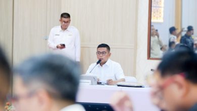 Gubernur Banten, Andra Soni memimpin Rakor Persiapan Angkutan Lebaran. Foto Biro Adpim Banten