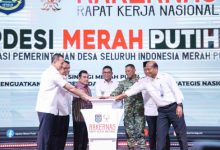 Gubernur Banten, Andra Soni membuka Rakernas Apdesi Merah Putih di Serang. Foto Biro Adpim Banten